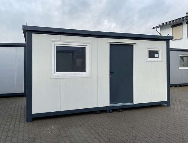 Container 5x2,40 m + servizi igienici